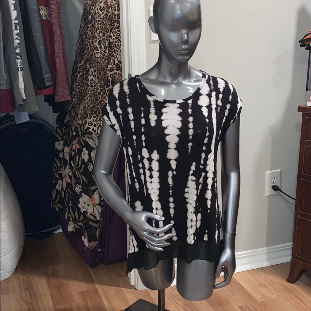 Black and white tie dye top